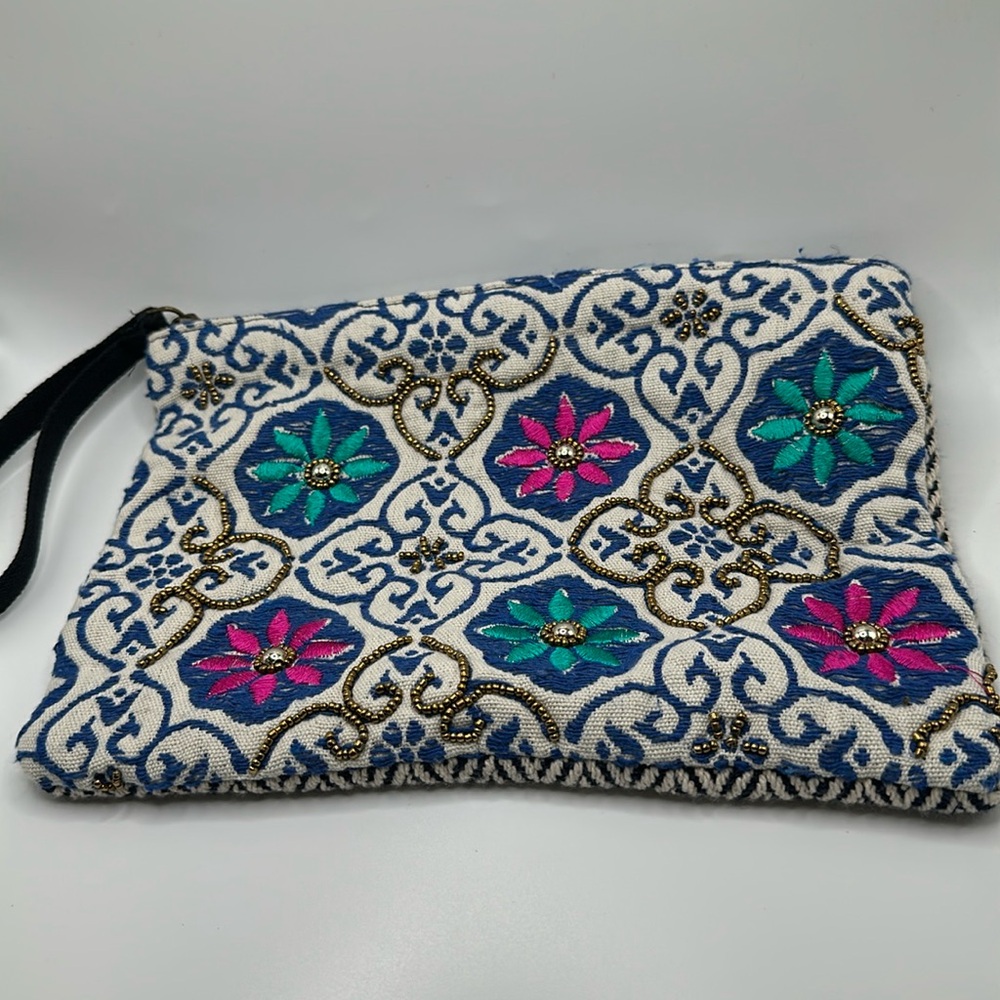 Stephanie Nicole floral embroidered wristlet purse